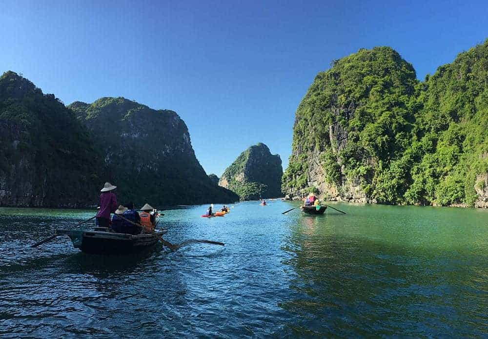 Group tour on Ha Long Bay