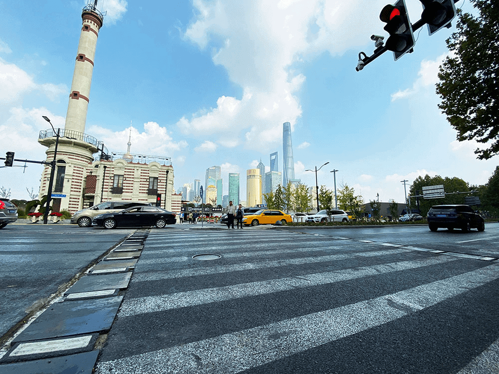 Blue sky day in Shanghai of the Bund