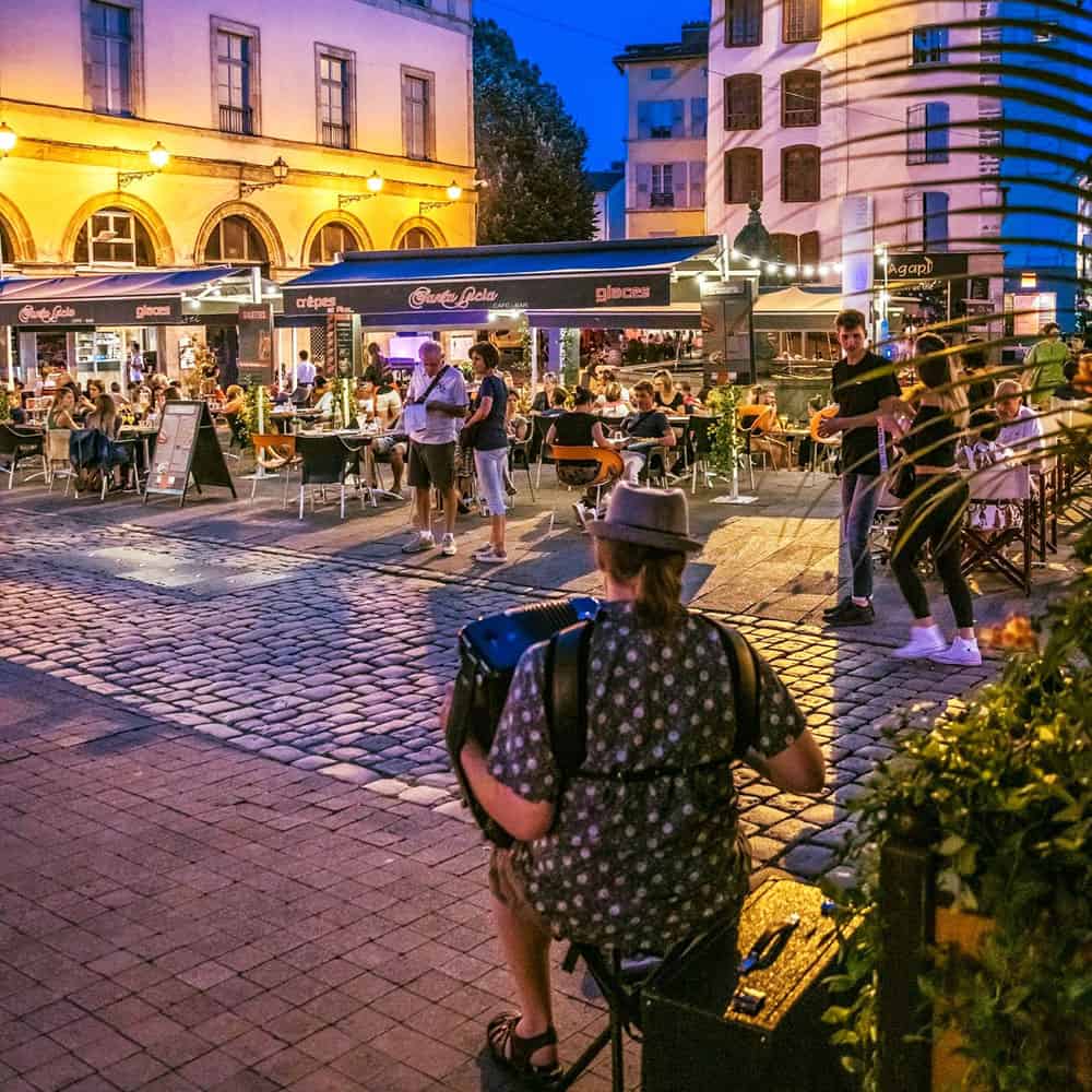 Evening dinner and entertainment in Le Puy en Velay