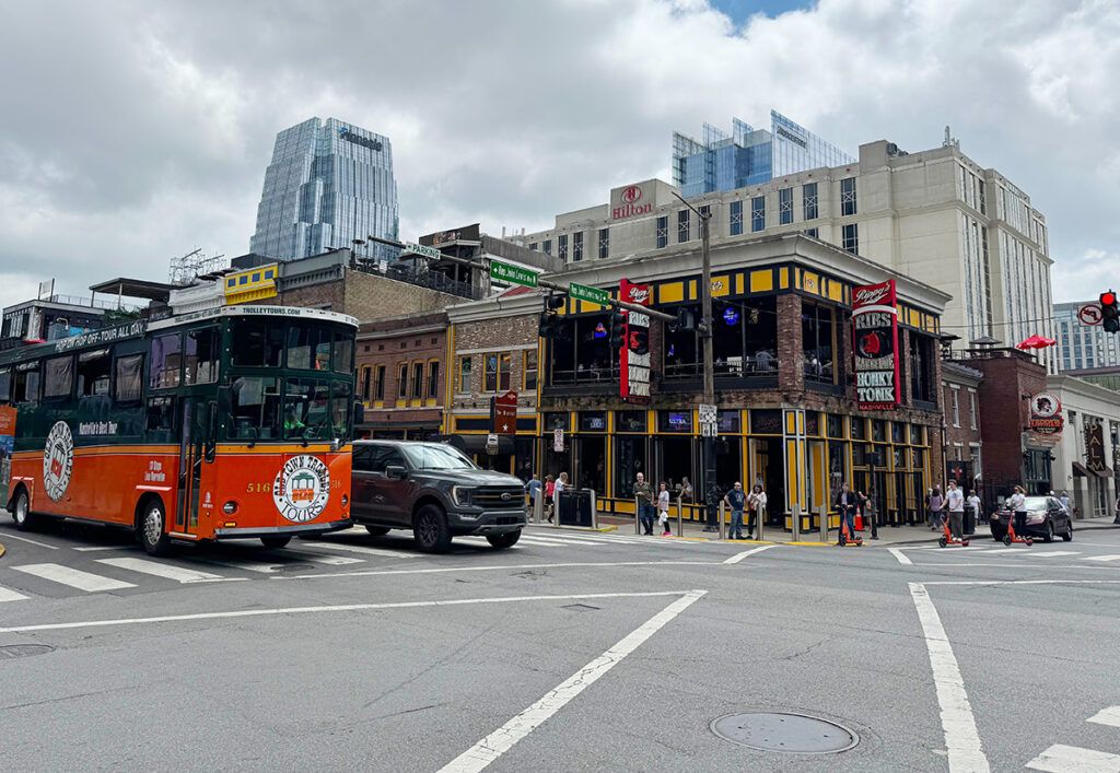 Nashville scene on Lower Broadway