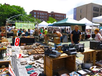 Awesome flea markets in NYC to grab a bargain - Blogger at Large