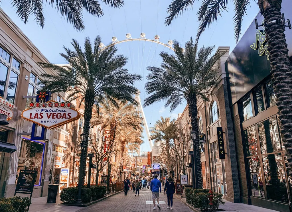 10 Best Places for Luxury Shopping in Las Vegas - Discover Walks Blog