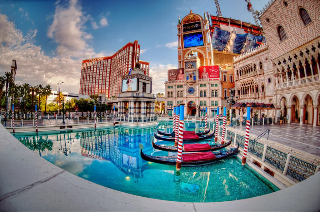 Best places for luxury shopping in Las Vegas - TripFactory