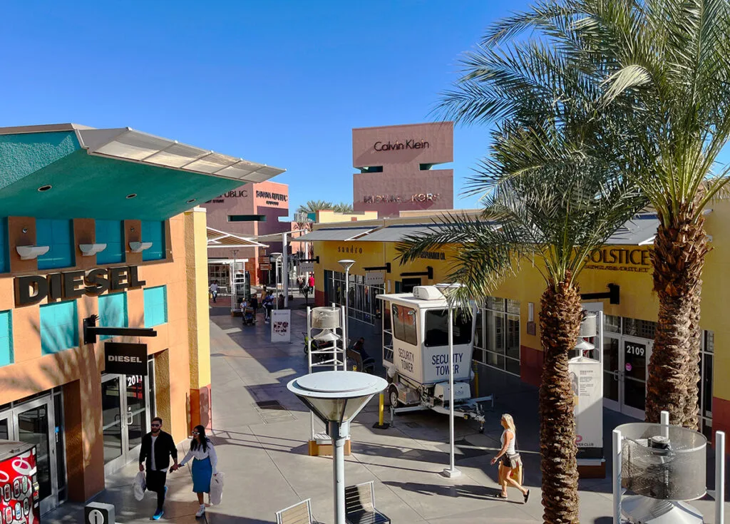 Las Vegas North Premium Outlets to Charge for Parking