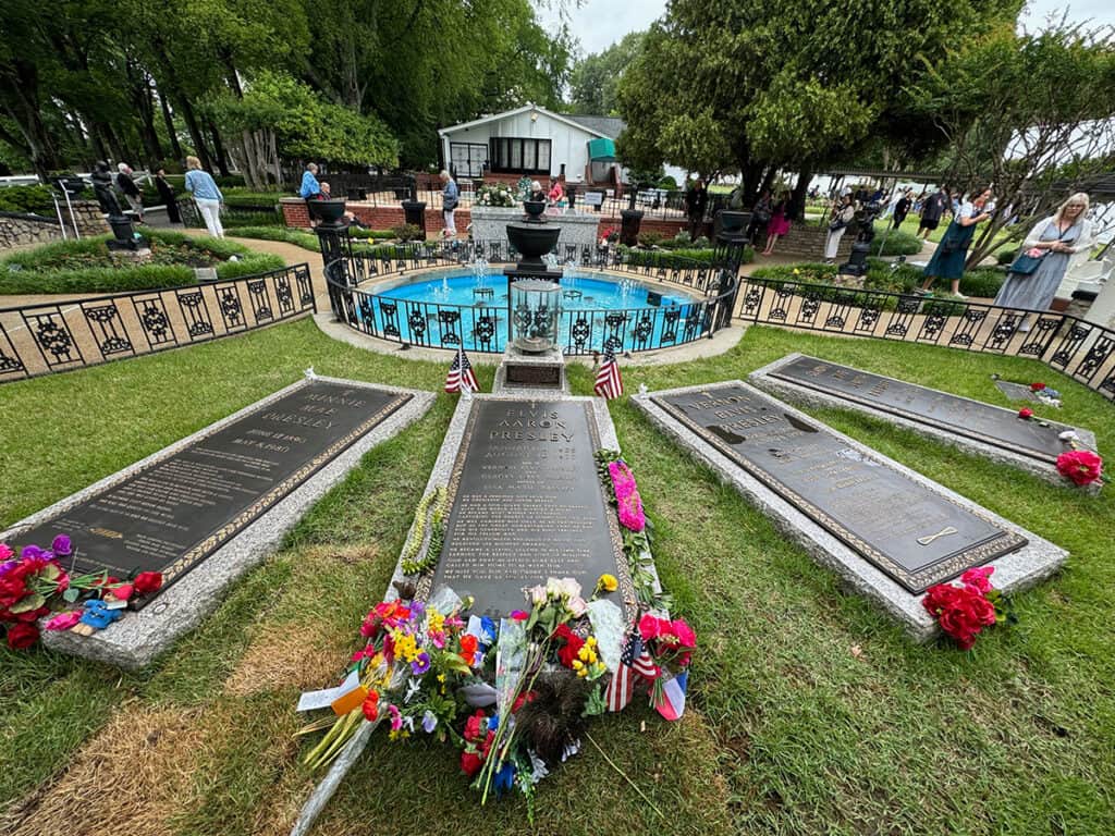 Elvis Presley's grave in Graceland