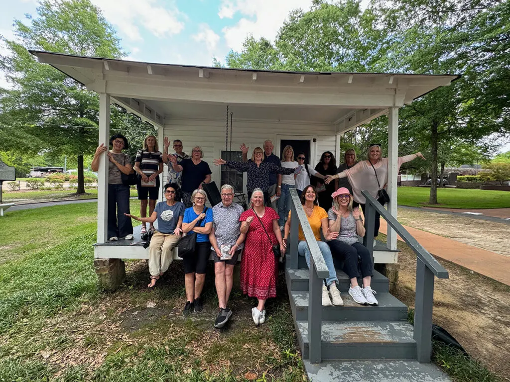 Megan and group on Presley porch 