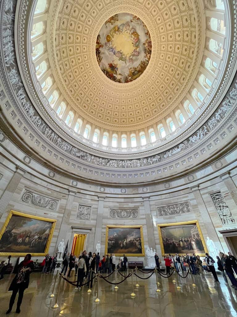 US Capitol Building rotunda