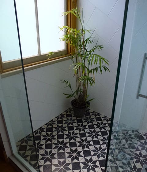 Ara Station shower floor