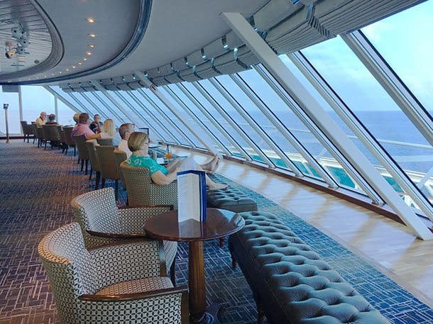 Vision of the Seas lounge