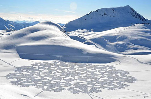 Simon Beck snow art